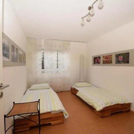 In Mit Terrasse Und Grill Apartment