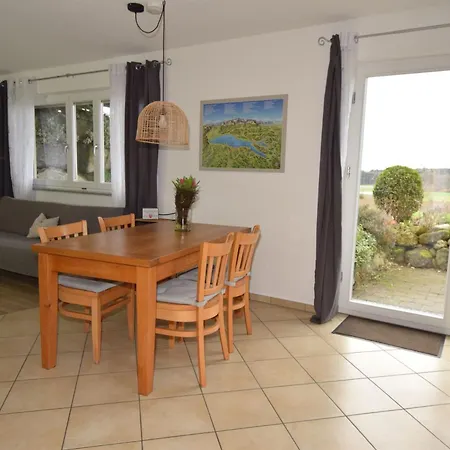 Apartment In Mit Terrasse Und Grill Beuren (Salem)