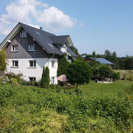 In Mit Terrasse Und Grill Apartment *